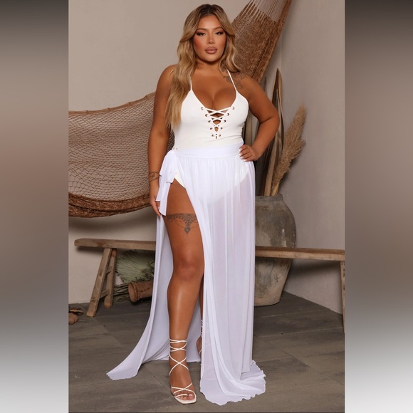 NWT❕❣️🌞⛱️🧴 White Bathing Suit Cover Up Skirt - White Sz 0X Plus BEAUTIFUL! - Picture 4 of 7